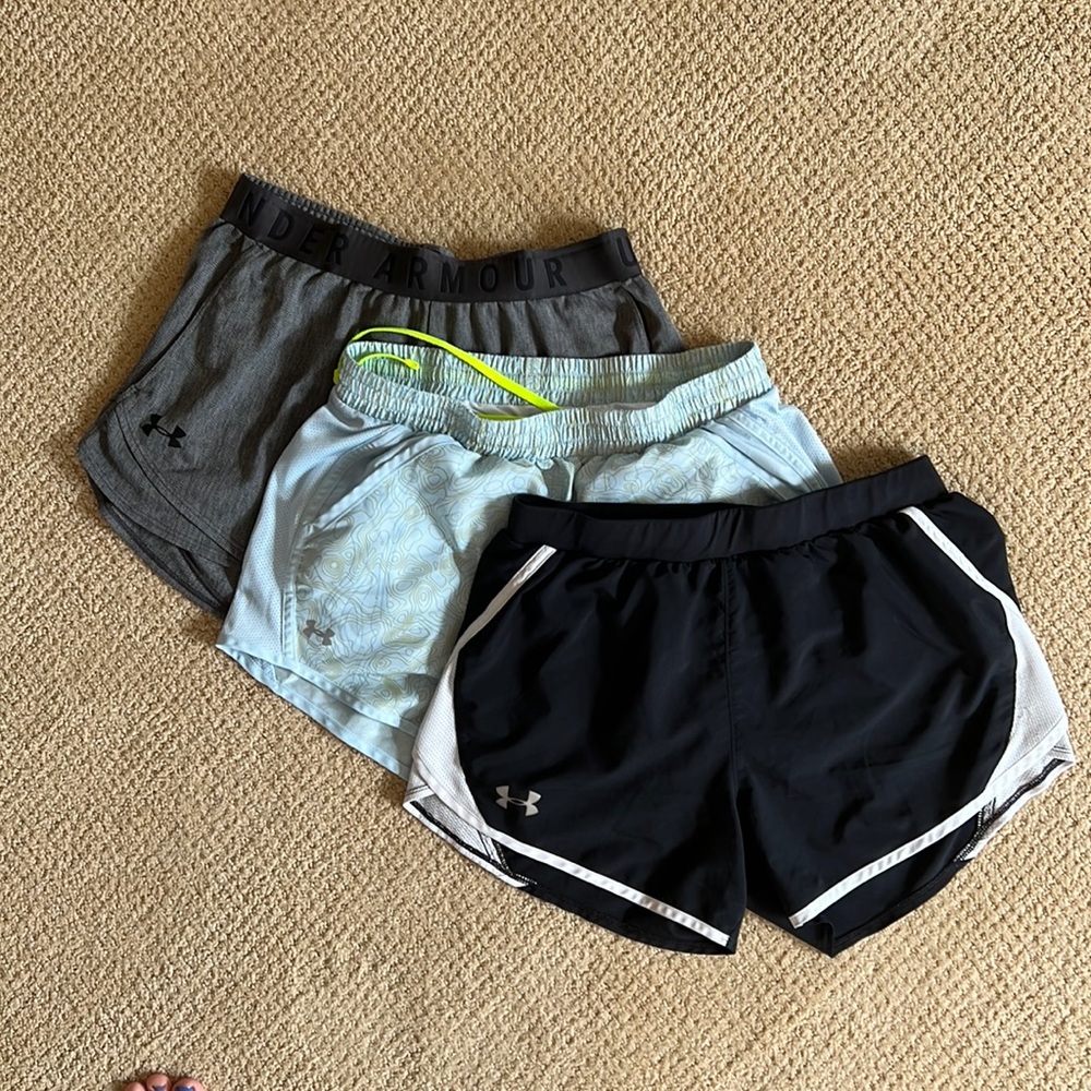 Women’s S UA running shorts